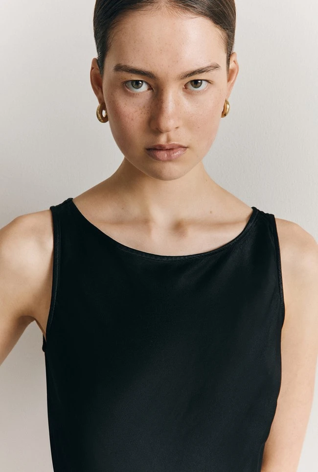 Callie Satin Maxi Dress Black - Image 3