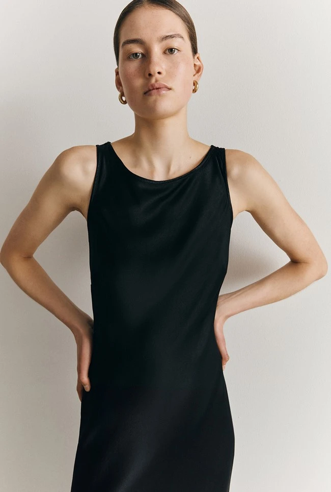 Callie Satin Maxi Dress Black - Image 4