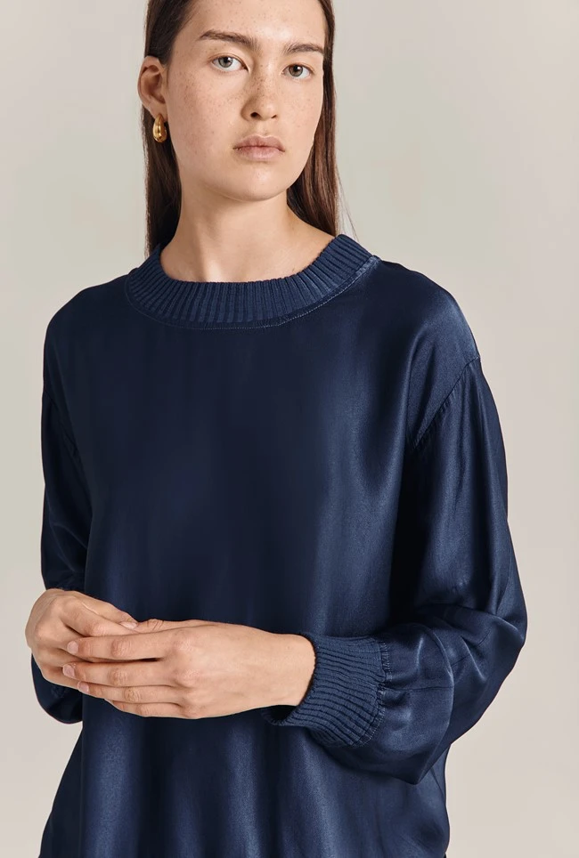 Grace Satin Sweatshirt Dark Midnight