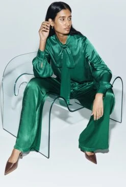 Anna Satin Pussybow Blouse Green